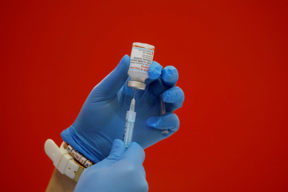 L'ue exerce une option d'achat pour 150 millions de doses supplementaires de vaccins moderna