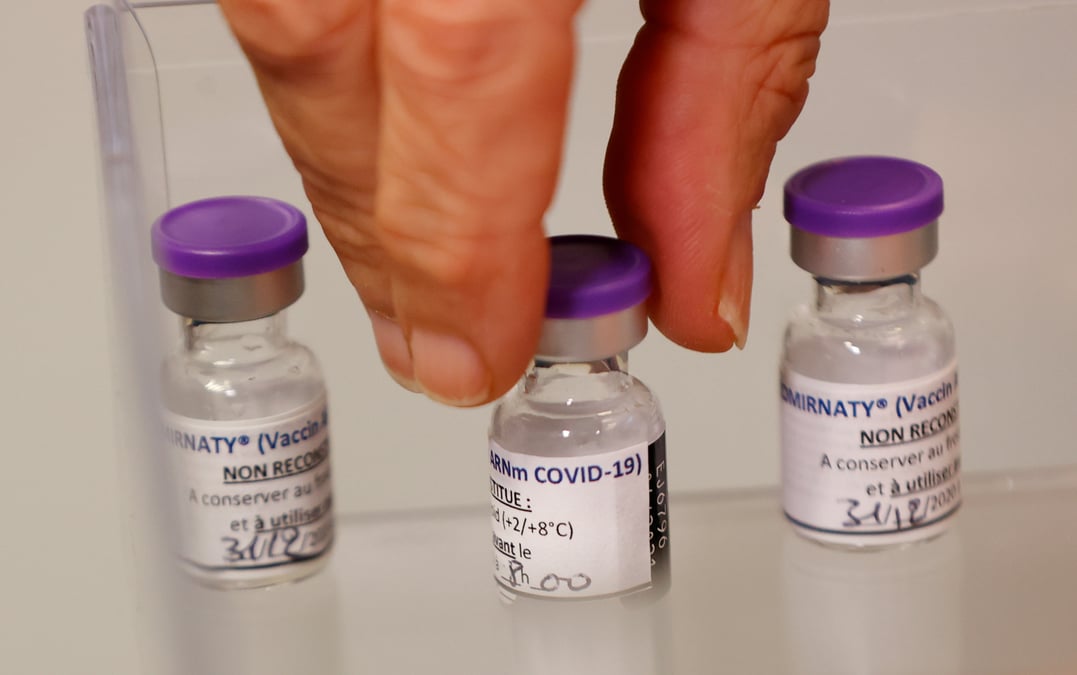 Plus de 11.000 nouveaux cas recenses en 24h, 384 deces a l'hopital