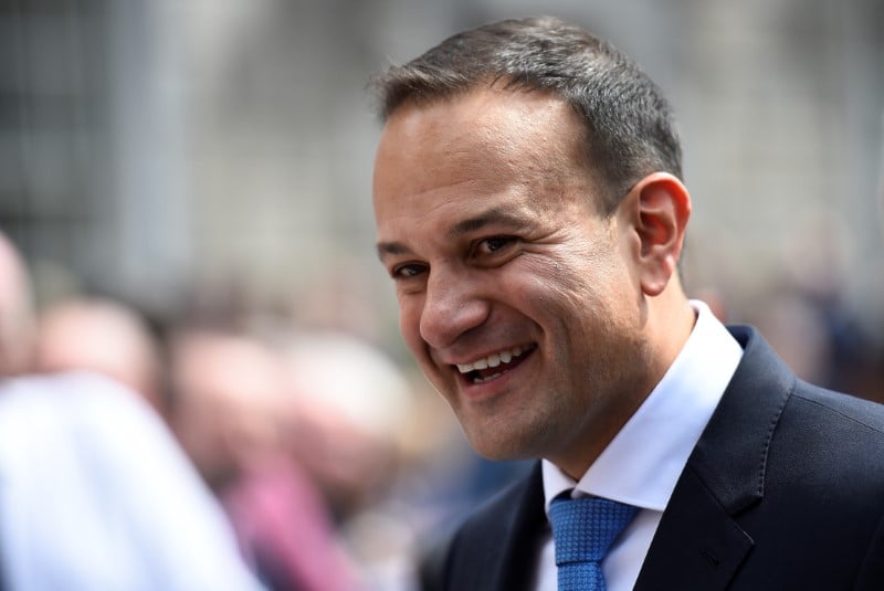 Leo varadkar devient le plus jeune premier ministre d'irlande