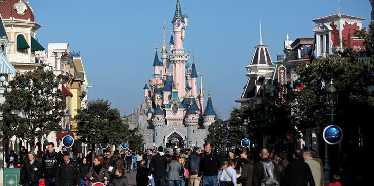 Disney: le benefice du 1er trimestre porte par les parcs a themes