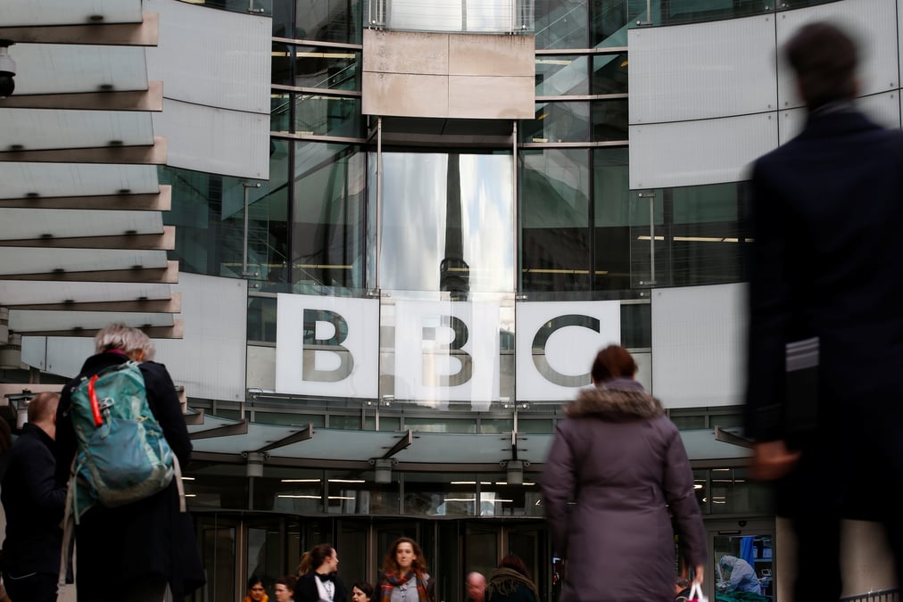 Plaintes a la bbc pour couverture excessive du deces de philip