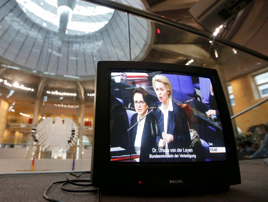 Debat au bundestag sur l'engagement militaire contre l'ei