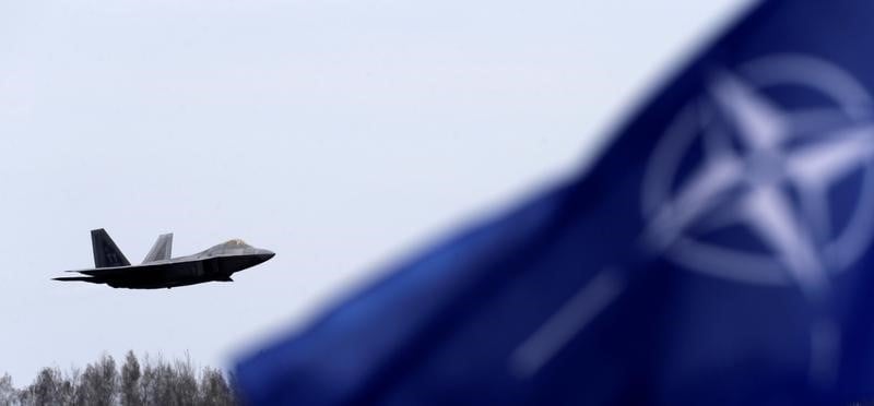 Mike pence et sigmar gabriel d'accord sur le role central de l'otan