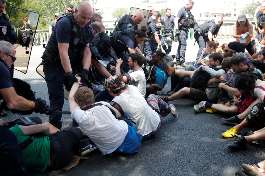 Ouverture d'une enquete pour violences sur le pont de sully