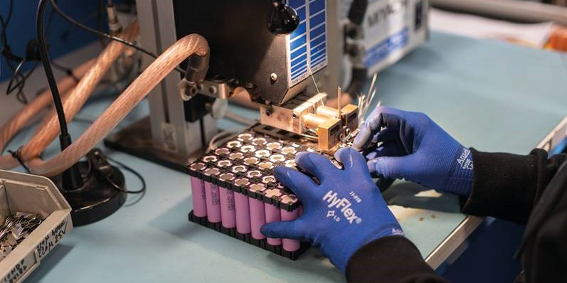 Grâce à sa récente mutation en mode Industrie 4.0, Vlad pourra alimenter une partie des 10.000 nouveaux respirateurs fabriqués en urgence par Air liquide.