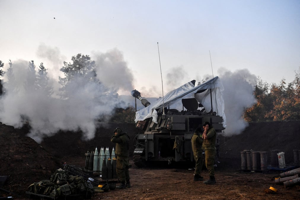 Photo de soldats israeliens du cote israelien de la frontiere israelo-libanaise