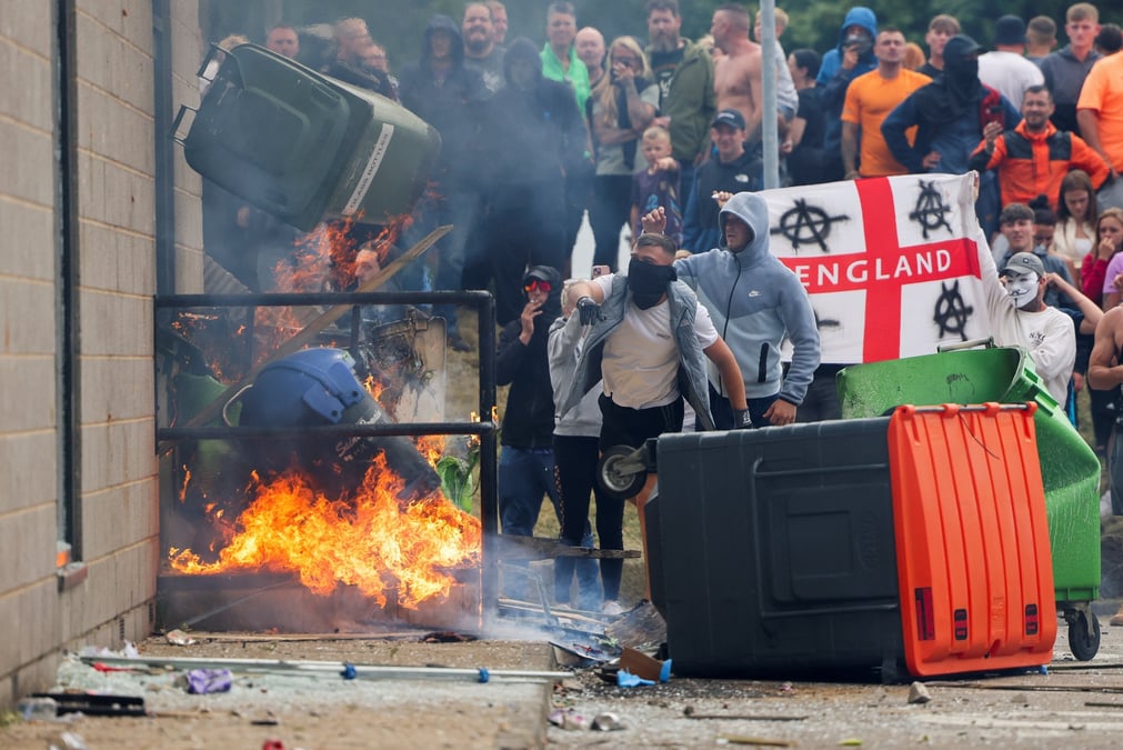 Le pays n'avait pas connu une telle flambée depuis 2011, après la mort d'un jeune homme métis, Mark Duggan, tué par la police au nord de Londres.