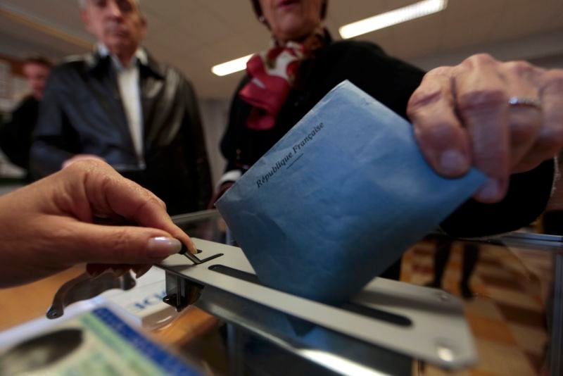 Le "front républicain" du PS écorné sur le terrain