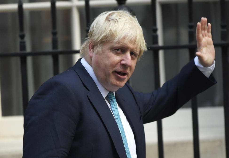 Johnson veut contraindre les bateaux de migrants a faire demi-tour