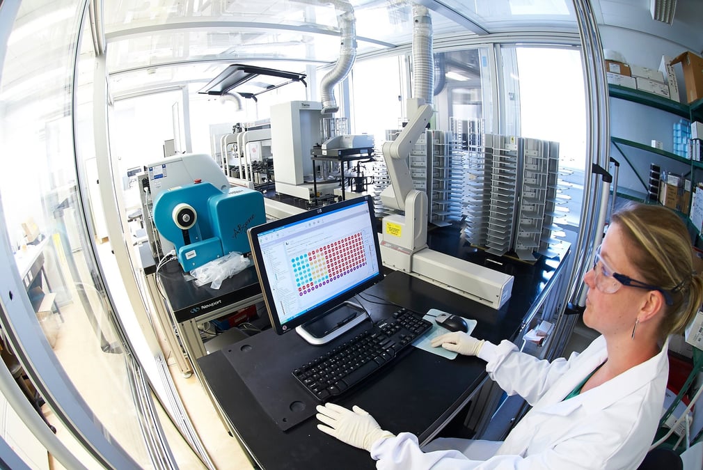 Plateforme de criblage automatisée, dans les laboratoires d'Inventiva à Daix, en Côte-d'Or