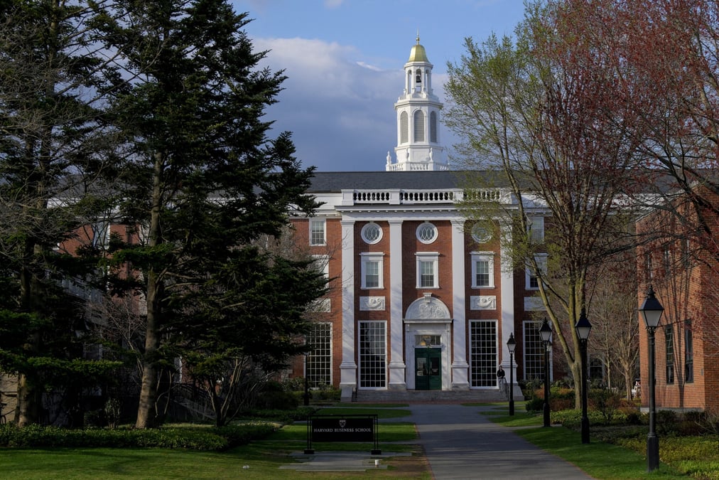 Le président américain a interdit mercredi soir l’entrée aux États-Unis des nouveaux étudiants internationaux à Harvard.