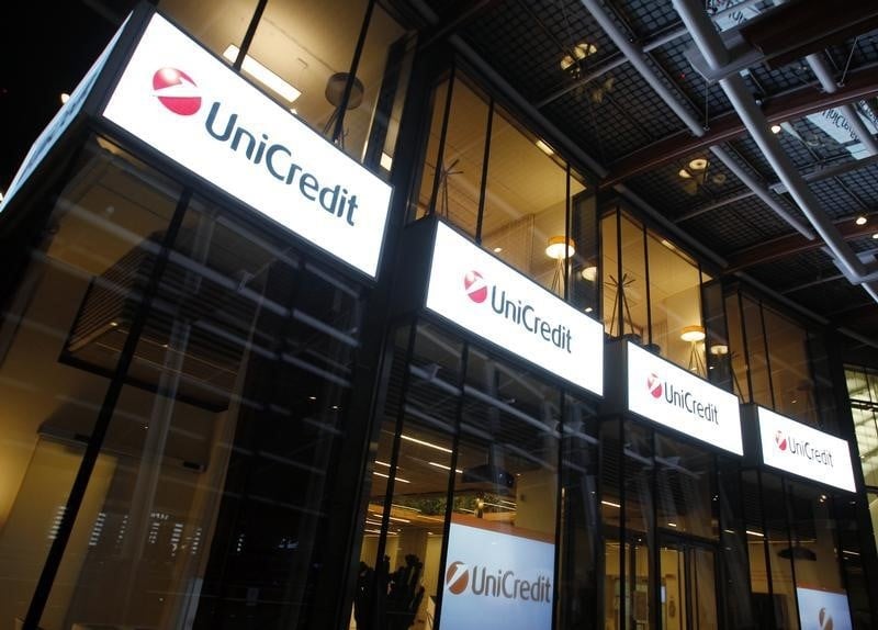 UniCredit dépasse le consensus, moins de pertes sur créances