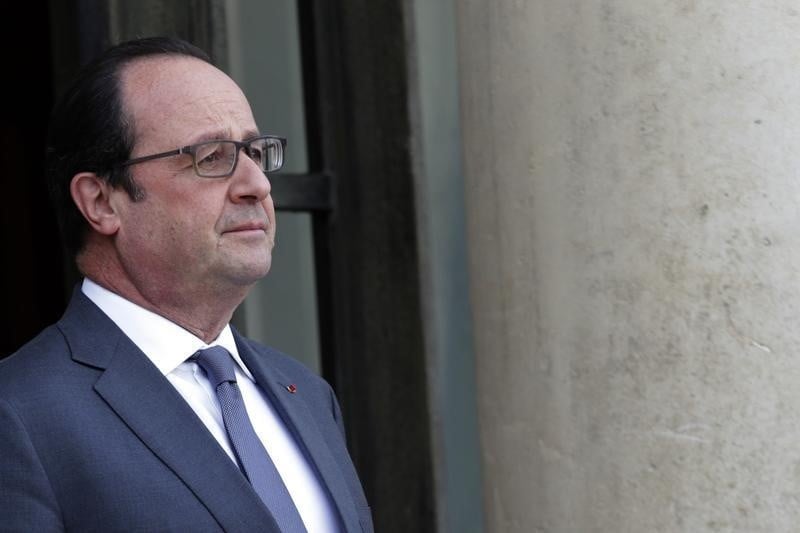 Francois hollande plaide pour les valeurs republicaines avant le 2e tour des regionales