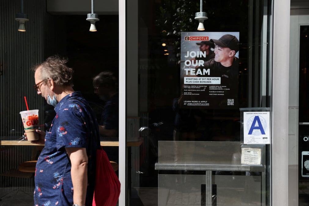 Etats-unis: hausse des inscriptions hebdomadaires au chomage a 262.000