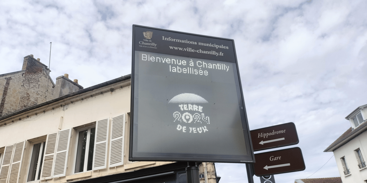 59% des Français considèrent même que ces supports de communication extérieure dynamisent l'activité économique locale. (Photo d'illustration)