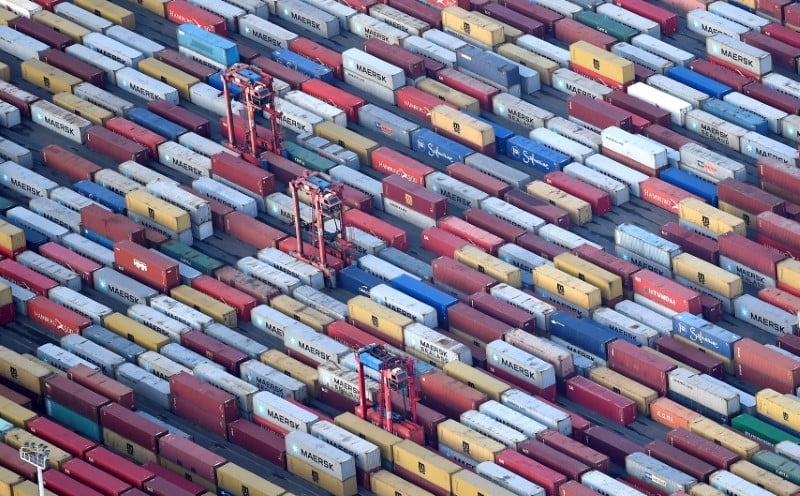 Allemagne: hausse des exportations en juin malgre les goulets d'etranglement