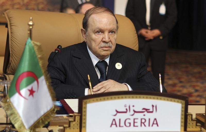 Trois partis algériens appellent à boycotter la présidentielle