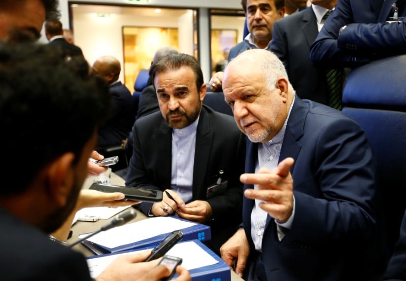 Sanctions americaines: l'iran donne deux mois a total