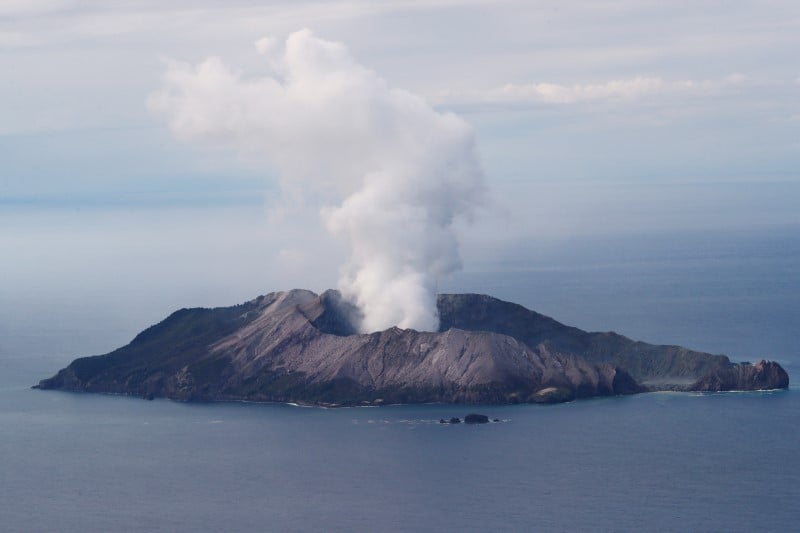 Nouvelle-zelande: le bilan de l'eruption volcanique s'alourdit a 20 morts