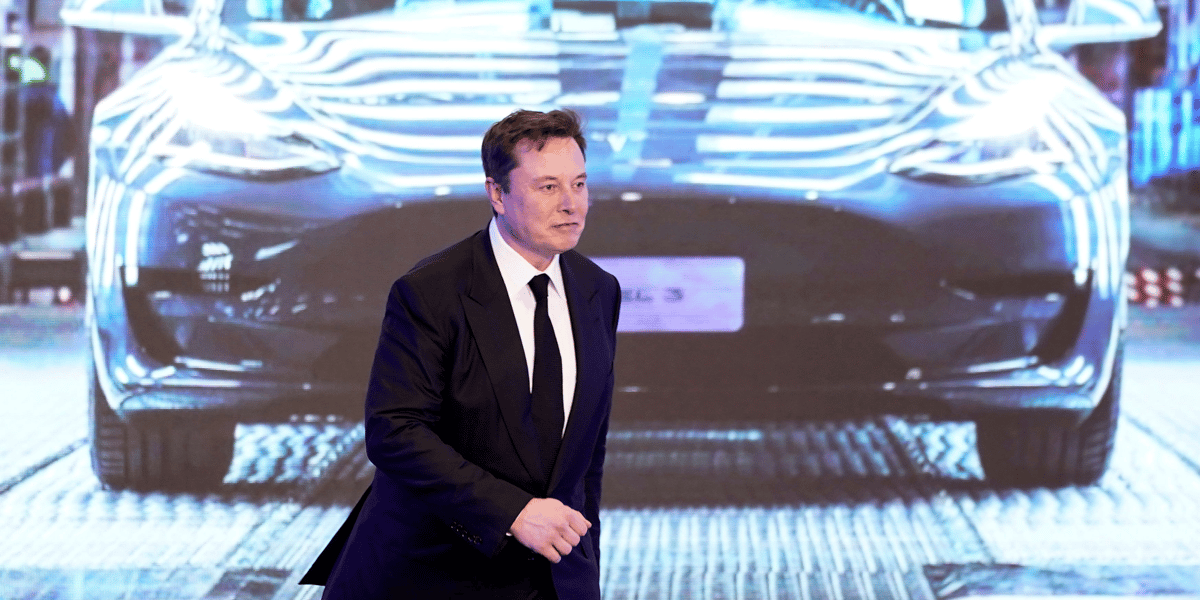 La valeur de tesla perd 50 milliards de dollars malgre la promesse d'une batterie moins chere