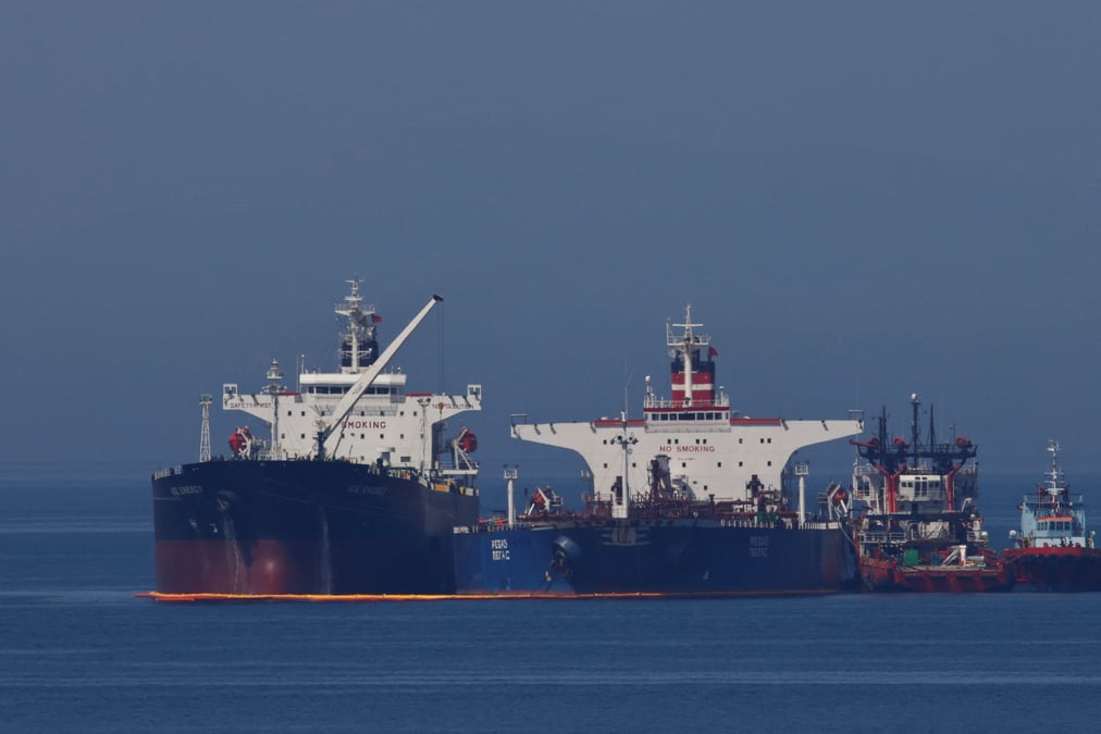Les etats-unis saisissent une cargaison de petrole iranien au large de la grece, selon des sources