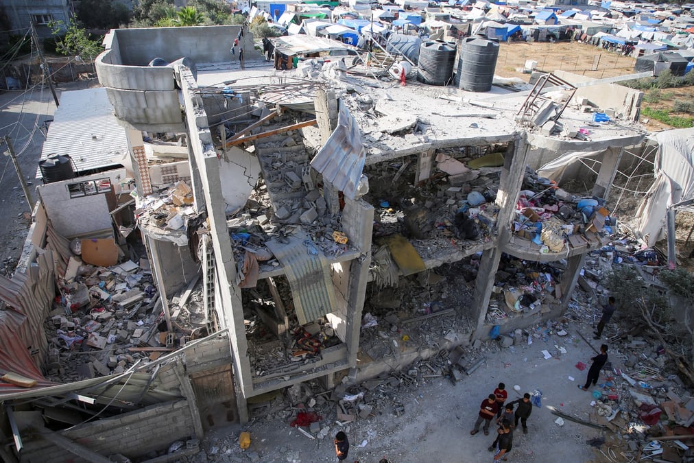 Un immeuble detruit par une frappe israelienne a rafah, au sud de gaza