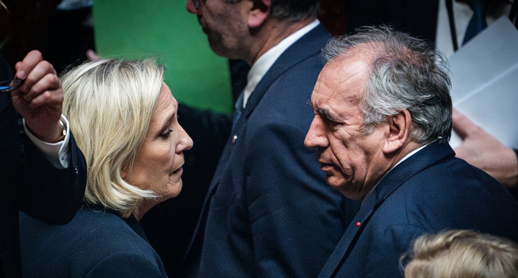 Marine Le Pen a échangé par téléphone mercredi avec François Bayrou au sujet de la mise en place de la proportionnelle aux élections législatives.