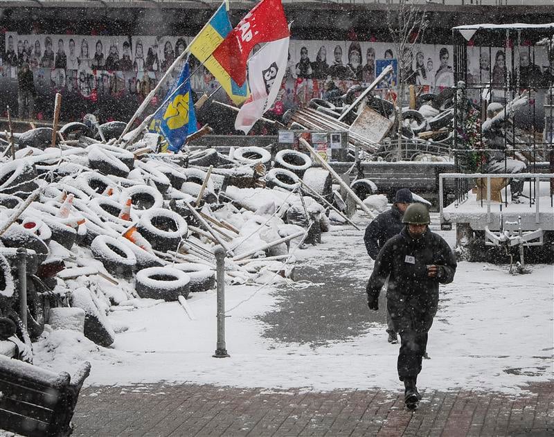 Un tribunal interdit les manifestations dans le centre de Kiev