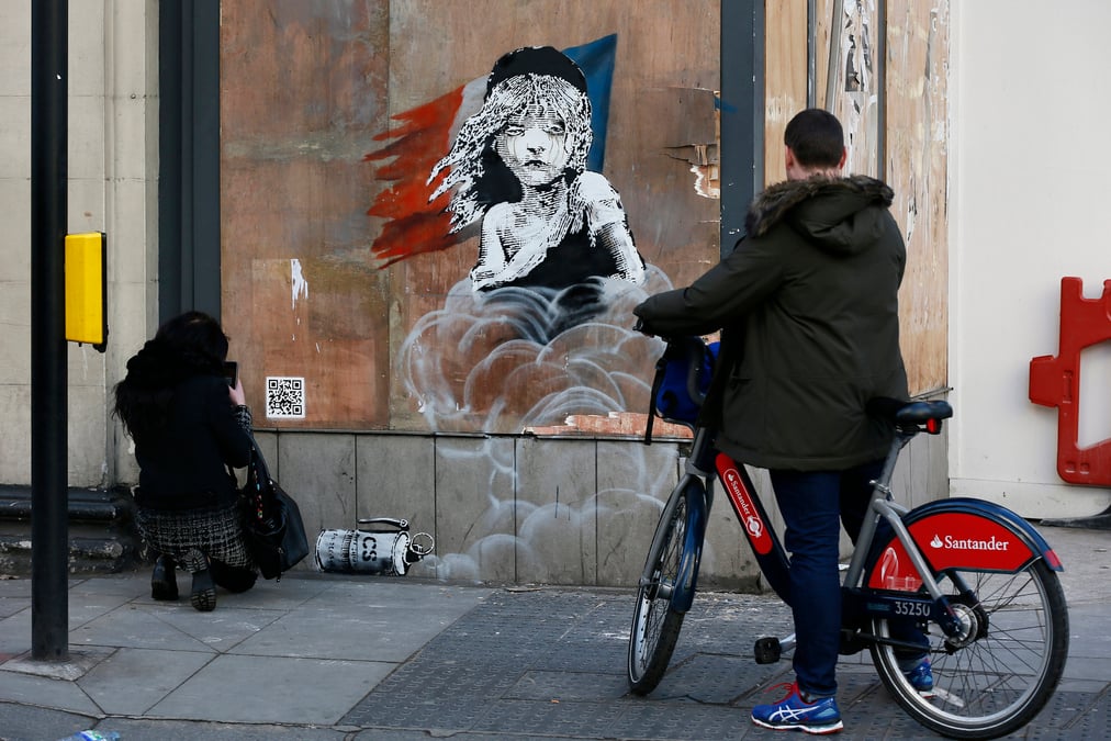 Banksy critique la situation a calais