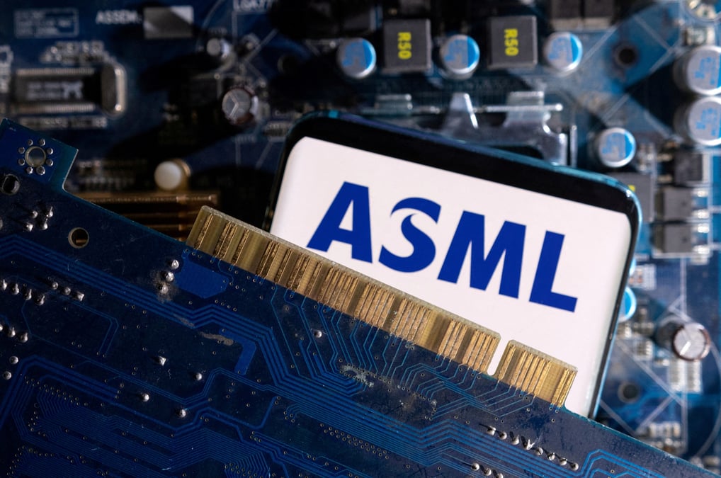 Illustration d'archives qui montre le logo d'asml