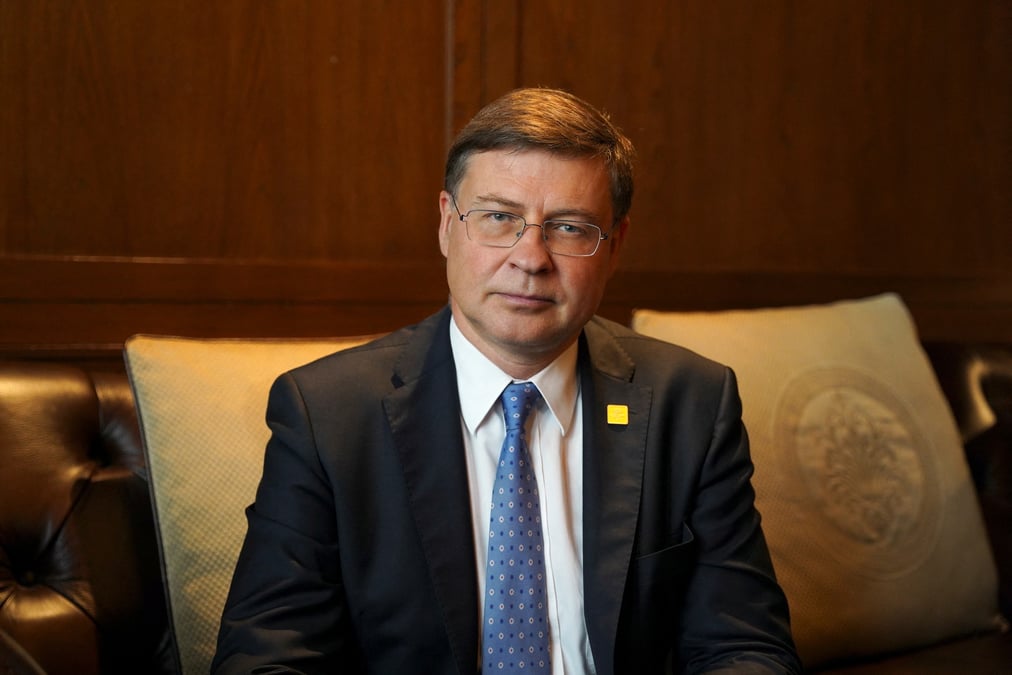 Le vice-president de l'executif europeen en charge du commerce, valdis dombrovskis a shanghai