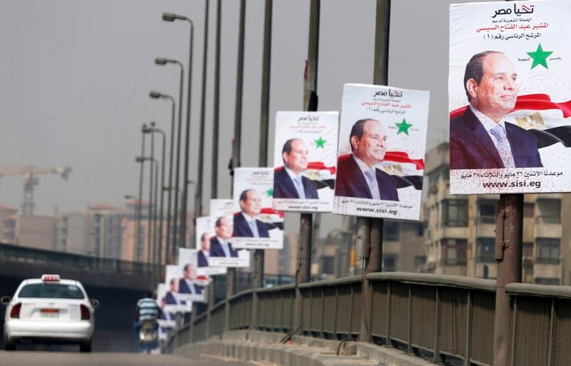La cote de Sissi évaluée à 54% avant la présidentielle en Égypte