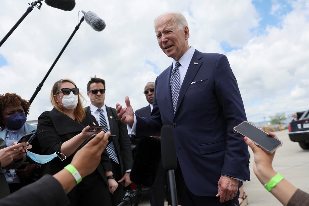 Etats-unis: biden condamne le "poison" du supremacisme blanc apres la tuerie de buffalo