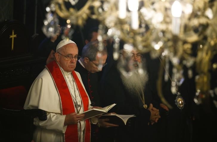 La violence islamiste "péché grave contre Dieu", dit le pape