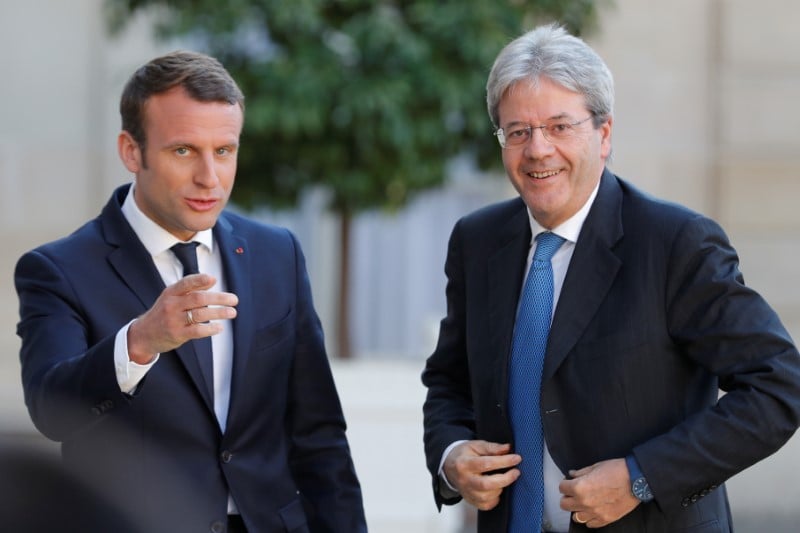 Macron et gentiloni disent vouloir reformer l'europe ensemble