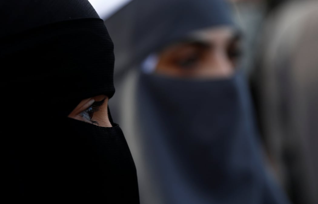 Le danemark va interdire le port de la burqa et du niqab