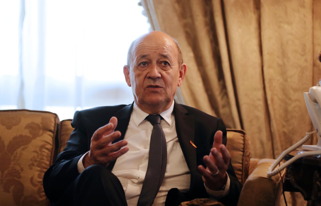 Frontiere irlandaise: juin, "echeance ultime", dit le drian