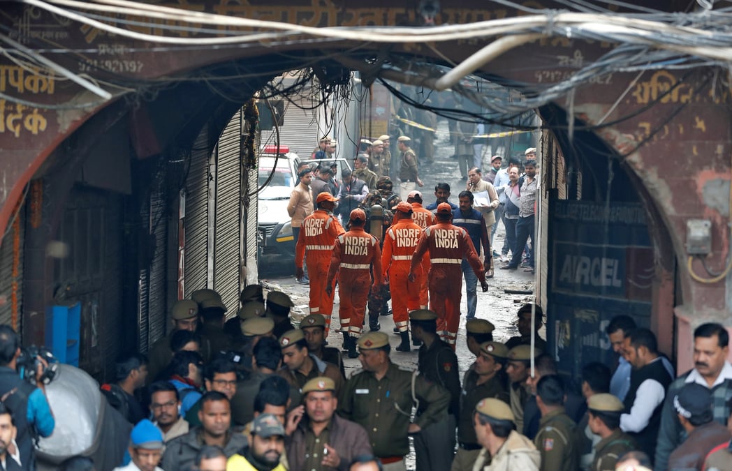 Inde: l'incendie d'une usine de new delhi fait au moins 32 morts