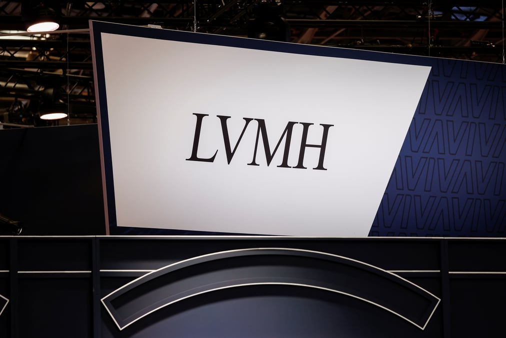 Le logo de lvmh au parc des expositions de la porte de versailles a paris