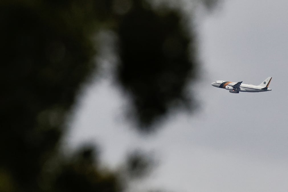 L'avion du president bresilien jair bolsonaro pres du palais d'alvorada a brasilia