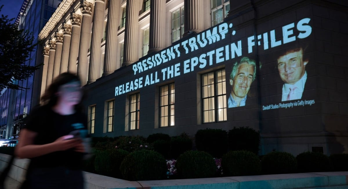 Empêtré dans le scandale de l'affaire Epstein, Donald Trump contre-attaque et porte plainte contre le « Wall Street Journal » pour diffamation et réclame 10 milliards de dollars.