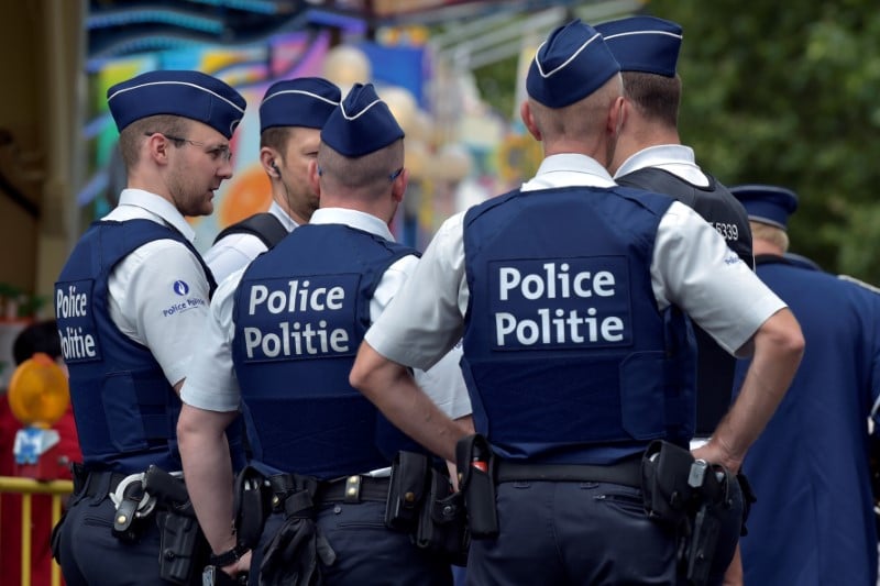Un homme inculpe de tentative de meurtre sur deux policiers belges