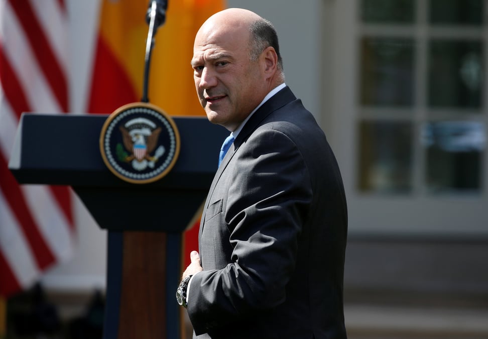 Les baisses d'impots financees par la croissance, dit cohn