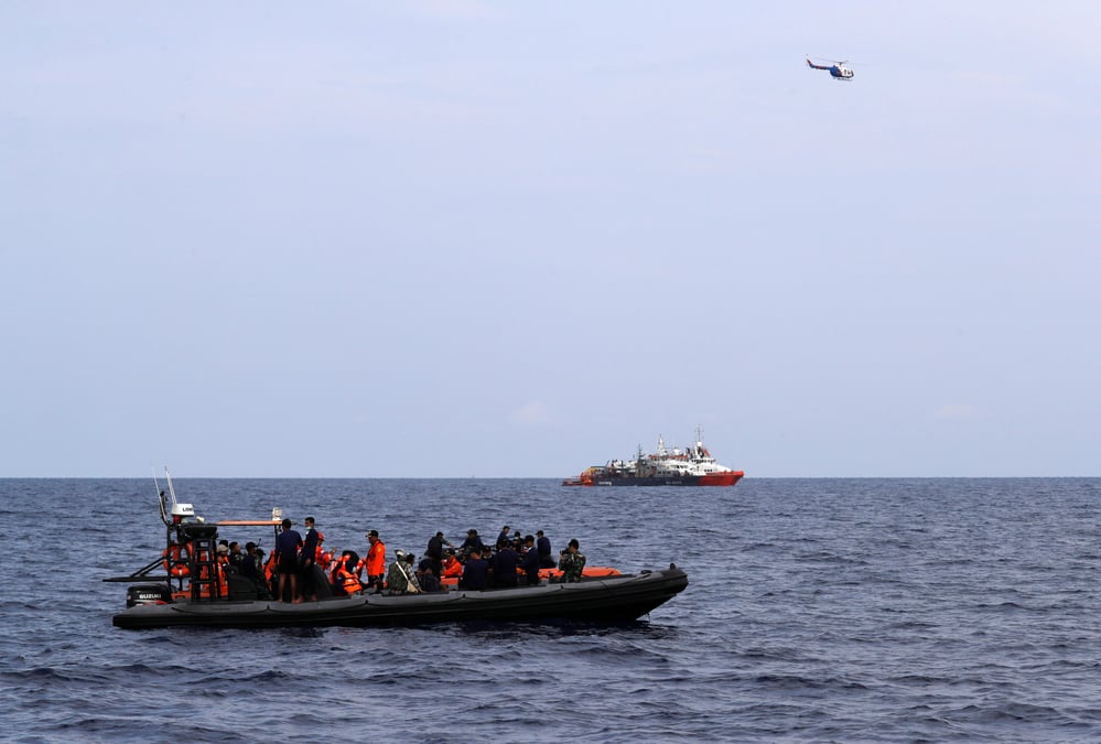 Indonesie: les recherches de l'epave du vol de lion air s'intensifient