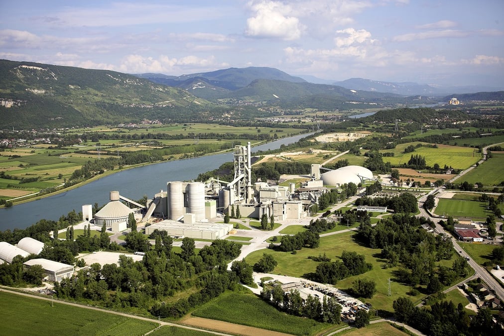 Première région industrielle française, Auvergne Rhône-Alpes dénombre quatre industriels (répartis sur cinq sites) qui font partie des 50 sites les émetteurs de CO2.