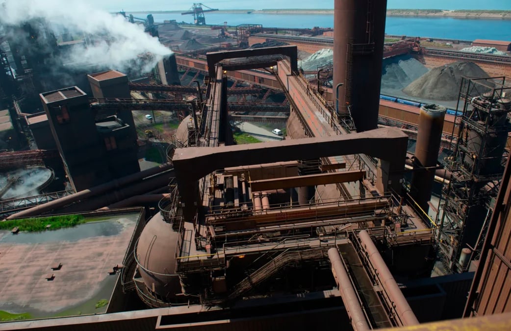 Le site Arcelor Mittal de Dunkerque rejette 11 millions de tonnes de CO2 chaque année pour produire plus de 6 millions de tonnes d'acier.