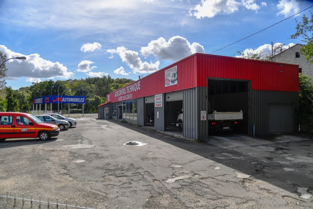 Gelée depuis deux décennies, la zone commerciale de la route de Toulouse, située en zone inondable à l’entrée sud de Cahors, sera assainie et réaménagée de fond en comble à moyen terme.