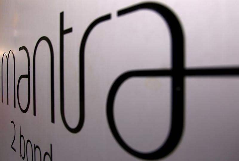 Le rachat de mantra par accord examine en australie