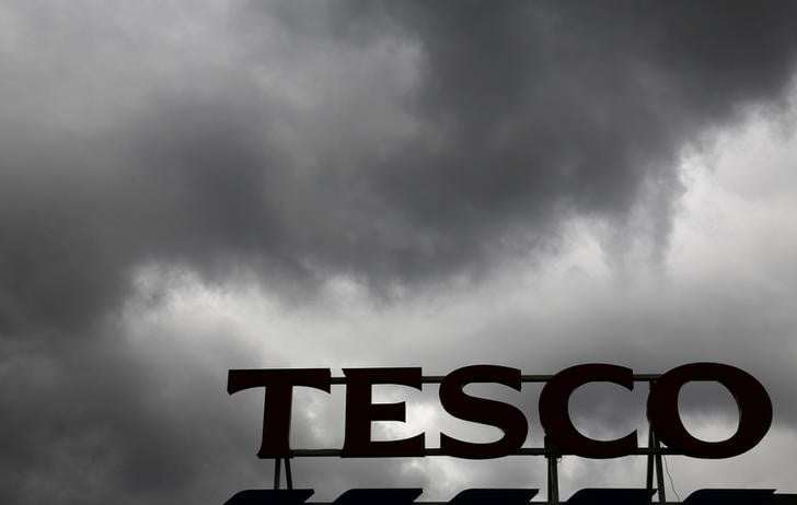 Tesco annonce 800 suppressions d'emplois nettes