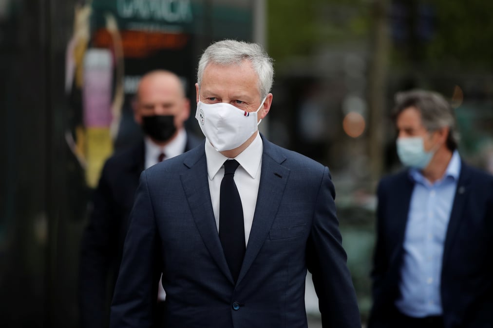 Restaurants and bars prepare to reopen in paris